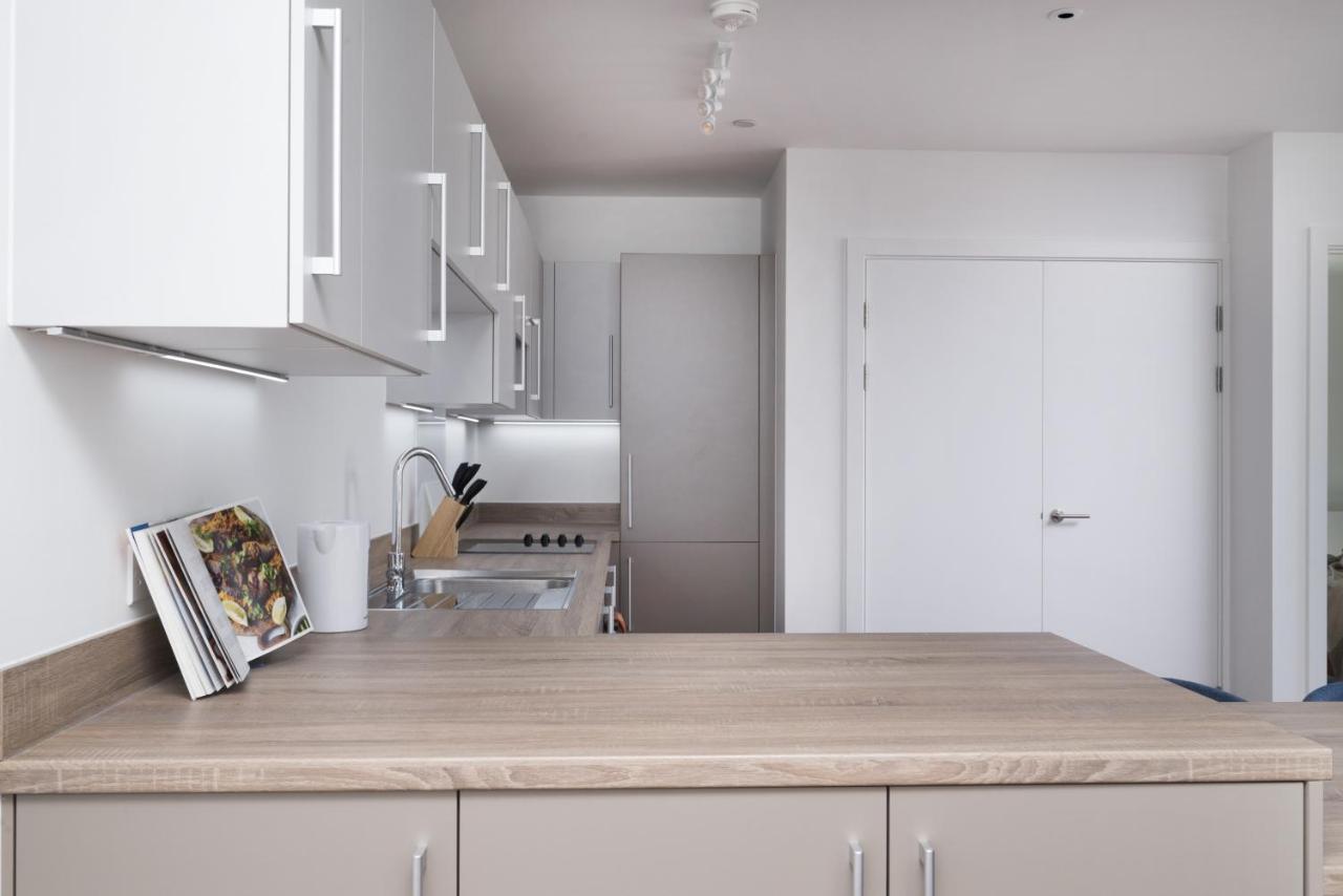 Modern Studios And Apartments At Barking Wharf In London Exterior foto