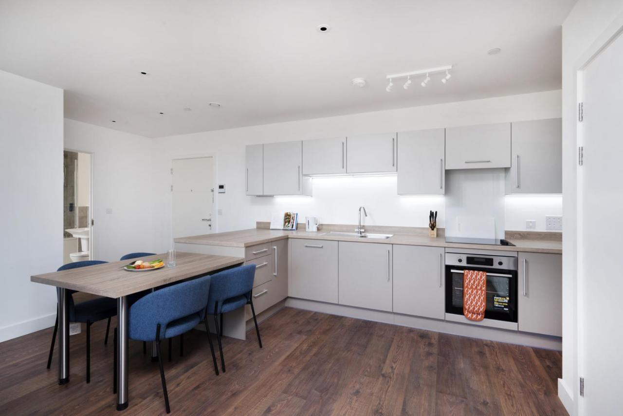 Modern Studios And Apartments At Barking Wharf In London Exterior foto