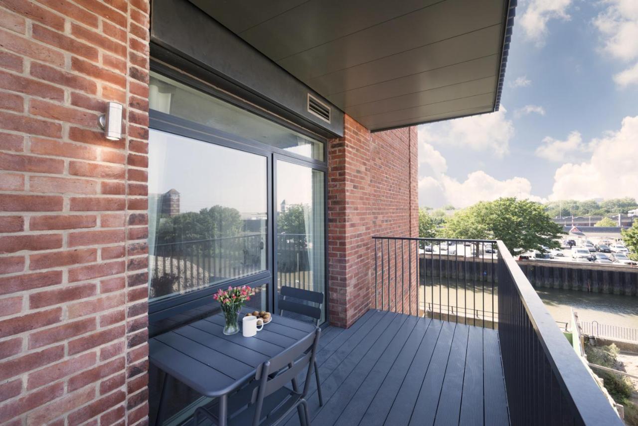 Modern Studios And Apartments At Barking Wharf In London Exterior foto