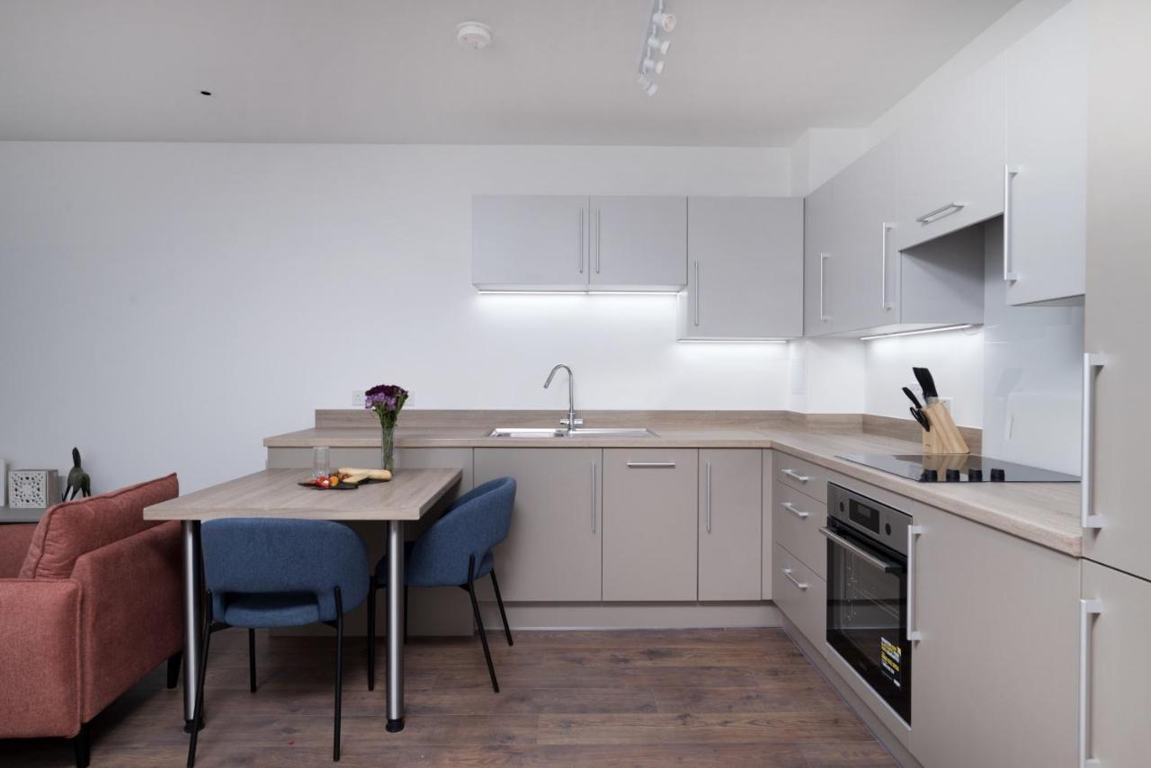 Modern Studios And Apartments At Barking Wharf In London Exterior foto