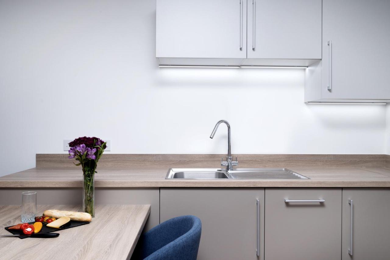 Modern Studios And Apartments At Barking Wharf In London Exterior foto