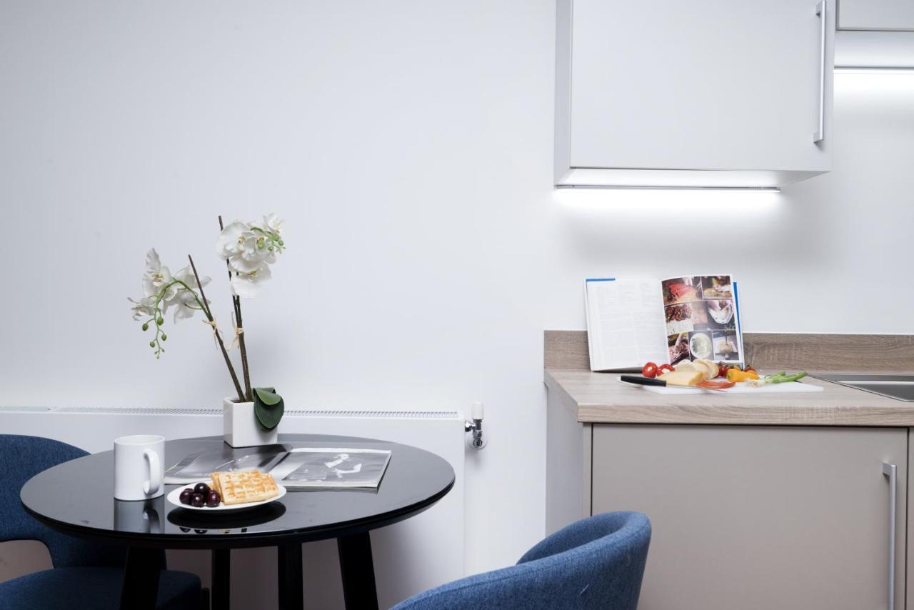 Modern Studios And Apartments At Barking Wharf In London Exterior foto