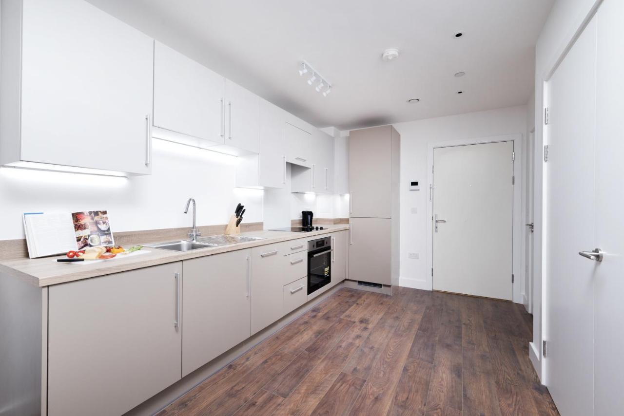 Modern Studios And Apartments At Barking Wharf In London Exterior foto