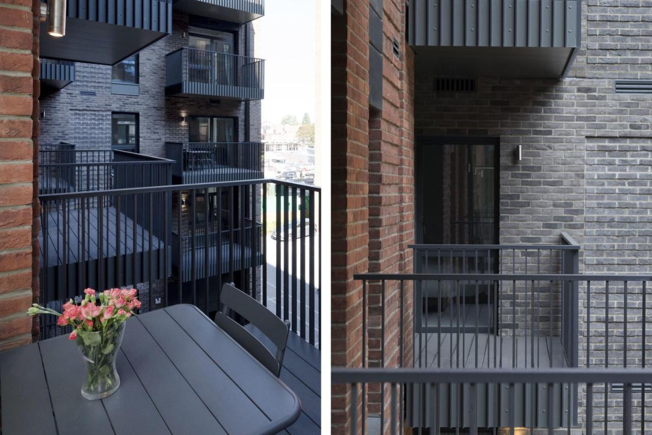 Modern Studios And Apartments At Barking Wharf In London Exterior foto